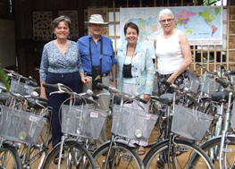 Patti Lee, Neil Burnham, Barbara Seagram and Marney Charles
with their donation of 25 Rotary Wheels for Learning Bicycles